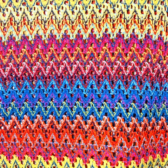 Multicolor Stretchy Mesh Fitted Top - Picture 4 of 5